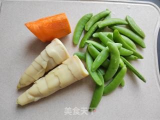 胡萝卜笋片炒甜豆