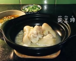 老妈味道【豌豆蹄花汤】浓白香·配上麻辣鲜香蘸料