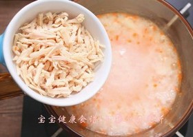 西蓝花胡萝卜鸡肉粥 宝宝健康食谱的做法 步骤9