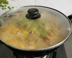 铁锅乱炖（鸡肉茄子豆角土豆南瓜）的做法 步骤9