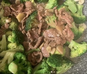 西兰花炒牛肉的做法 步骤7