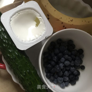 蓝莓香蕉拌酸奶