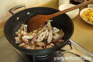 铁板海鲜日本豆腐 Seafood with Japanese Dofu的做法 步骤3