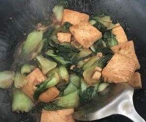 青菜炒豆腐的做法 步骤11