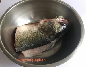 鱼头汤（鱼头豆腐时蔬汤、味鲜汤白有窍门)