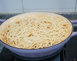 排骨茄子焖面【8月北鼎珐琅铸铁锅食谱】的做法 步骤11