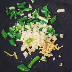 独食快手菜——青瓜炒虾仁的做法 步骤6