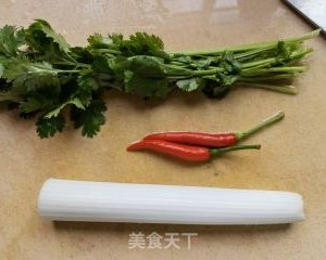 香菜葱白拌海参