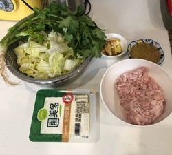 香菜丸子白菜豆腐汤