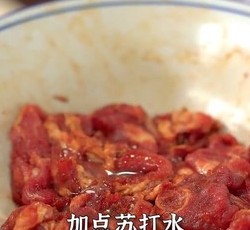 白菜炒梅肉的做法 步骤6