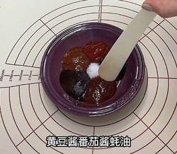 肘子两吃，酸菜烙饼      肉夹馍，肘花，西红柿鸡蛋汤  卤猪蹄口条  酱猪蹄酱肘子的做法 步骤7