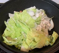 给肉都不换白菜豆腐煲的做法 步骤4