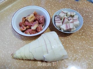 土鸡腌笃鲜