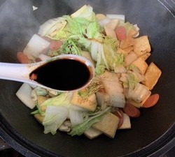 给肉都不换白菜豆腐煲的做法 步骤7