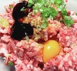 万能基础肉馅儿｜可做（芹菜、青椒、虾仁、白菜、土豆…）饺子🥟包子的做法 步骤6