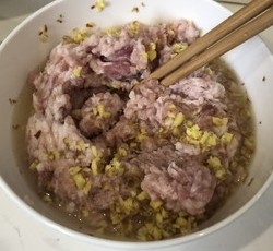 香菜丸子白菜豆腐汤的做法 步骤4