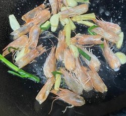 大虾白菜粉丝煲的做法 步骤6