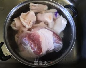 香卤肘子