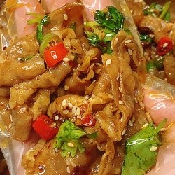 香菜拌牛肉简易版！夏日凉拌菜选它准没错的做法 步骤2