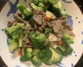 西兰花炒牛肉的做法 步骤8