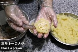 年夜饭菜单--香脆黄金芝士土豆泥虾球的做法 步骤6