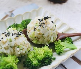 西蓝花藜麦饭团的做法 步骤9