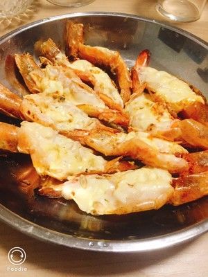 芝士焗大虾🍤用料简单易学的做法步骤 第3步