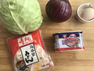 午餐肉时蔬炒乌冬