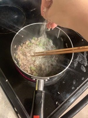 蒙特利爾燴飯（番茄羅勒歐芹牛肉燴飯）的做法步骤 第7步