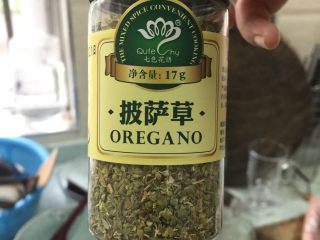 🍝培根烤肉奶酪意面,撒披萨草