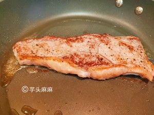 西冷牛排(在家也能把牛排煎出西餐厅的味道)的做法步骤 第5步