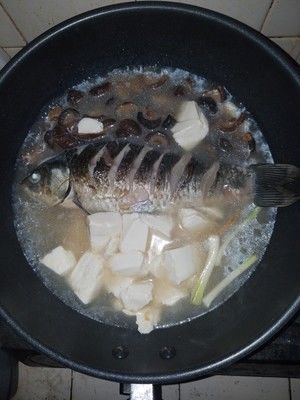 ［🌸花小厨减肥餐］鲫鱼豆腐汤的做法步骤 第9步