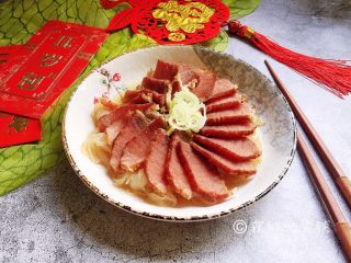 腊肉蒸魔芋结,完成