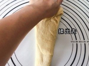 豆沙面包（纯手工版、没有厨师机也能做出很好吃滴面包，顺便教大家三种面包花型做法）的做法步骤 第14步