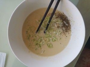 鸡蛋葱花饼（懒人版）的做法步骤 第3步