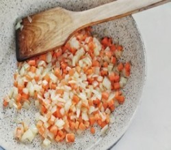 土豆泥黑椒牛肉芝士饼的做法 步骤4