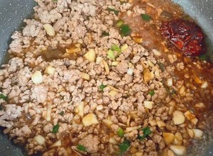 三步搞定万能的肉沫酱（炒菜，煮面必备）的做法 步骤5