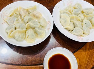 荠菜马蹄猪肉饺子的做法 步骤15