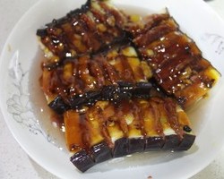 腊肠蒸茄子：鲜、咸、香、下饭，家常蒸菜的做法 步骤7