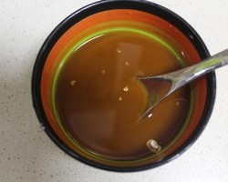 腊肠蒸茄子：鲜、咸、香、下饭，家常蒸菜的做法 步骤2