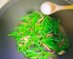 刀豆炒肉丝❗️美味下饭菜的做法 步骤4