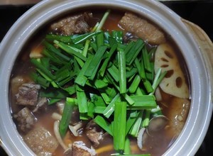 一人份冬日暖锅：猪肉土豆锅的做法 步骤9