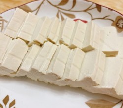 黄骨鱼炖豆腐——简单美味的做法 步骤4