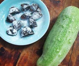 汤色奶白的黄瓜🥒皮蛋汤的做法 步骤6