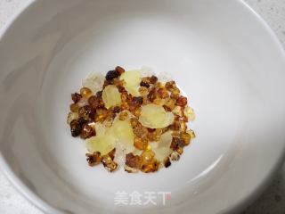 桃胶炖牛奶