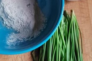 黑全麦粉韭菜鸡蛋饼