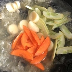 无油༄「黄瓜🥒肉片银耳汤」༄的做法 步骤9