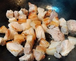 『茄子豆角熟肉包子』——六月香甜面酱