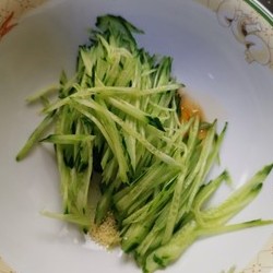 减脂素食颜控，黄瓜鸡蛋汤的做法 步骤2