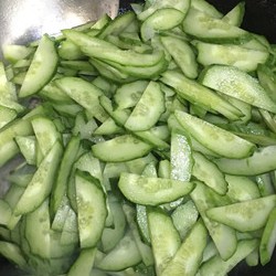 美味低脂༄「黄瓜🥒皮蛋瘦肉汤」༄好喝👍👍👍的做法 步骤8